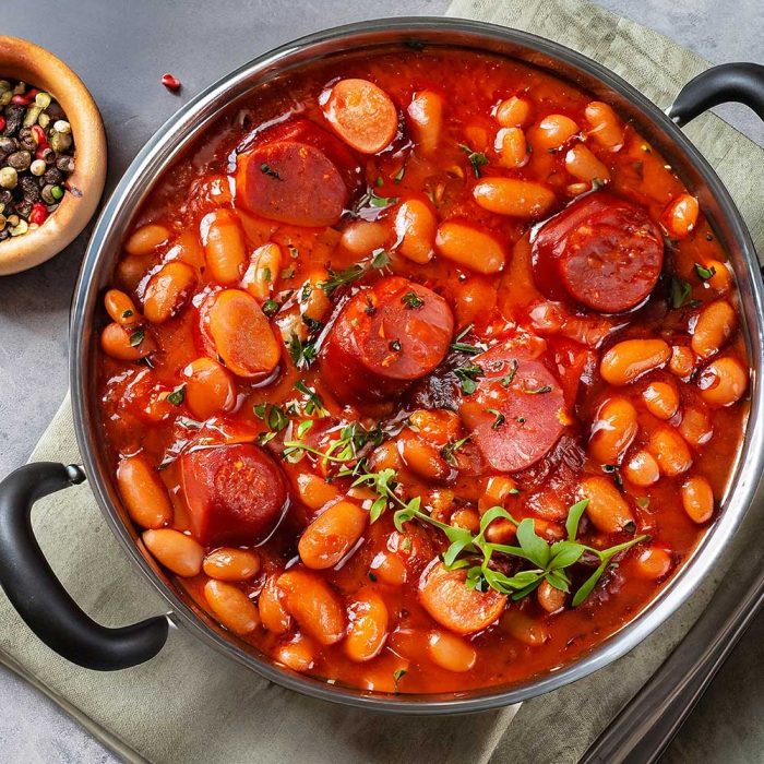 Weiße Bohneneintopf mit Würstchen - carneo